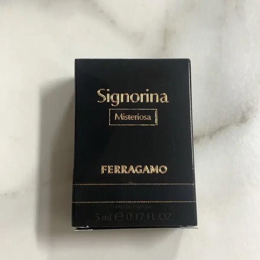 페라가모 Signorina Misteriosa EDP