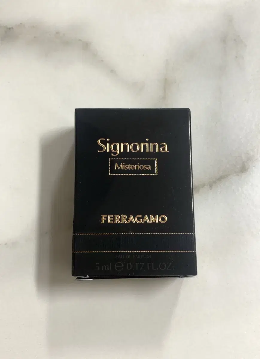 페라가모 Signorina Misteriosa EDP