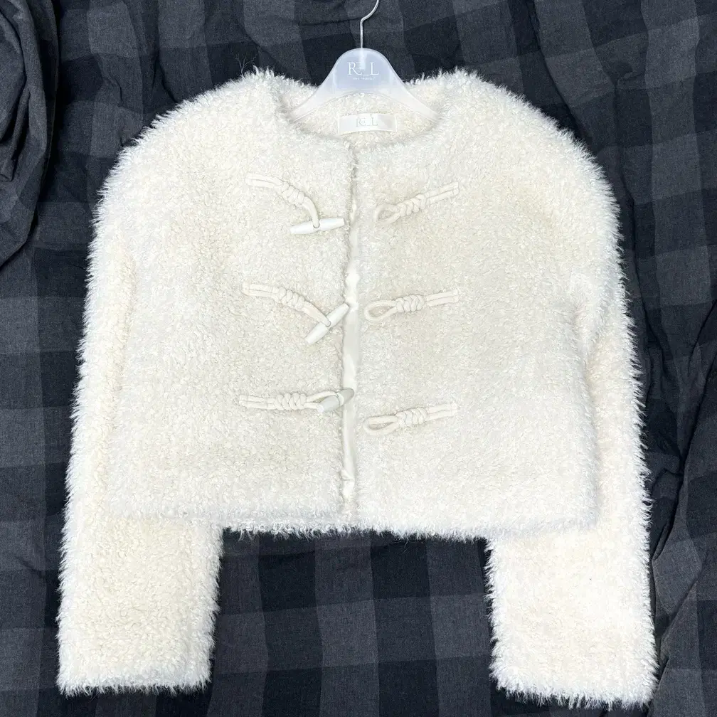 리엘 RE L Floofy fur jacket (cream)