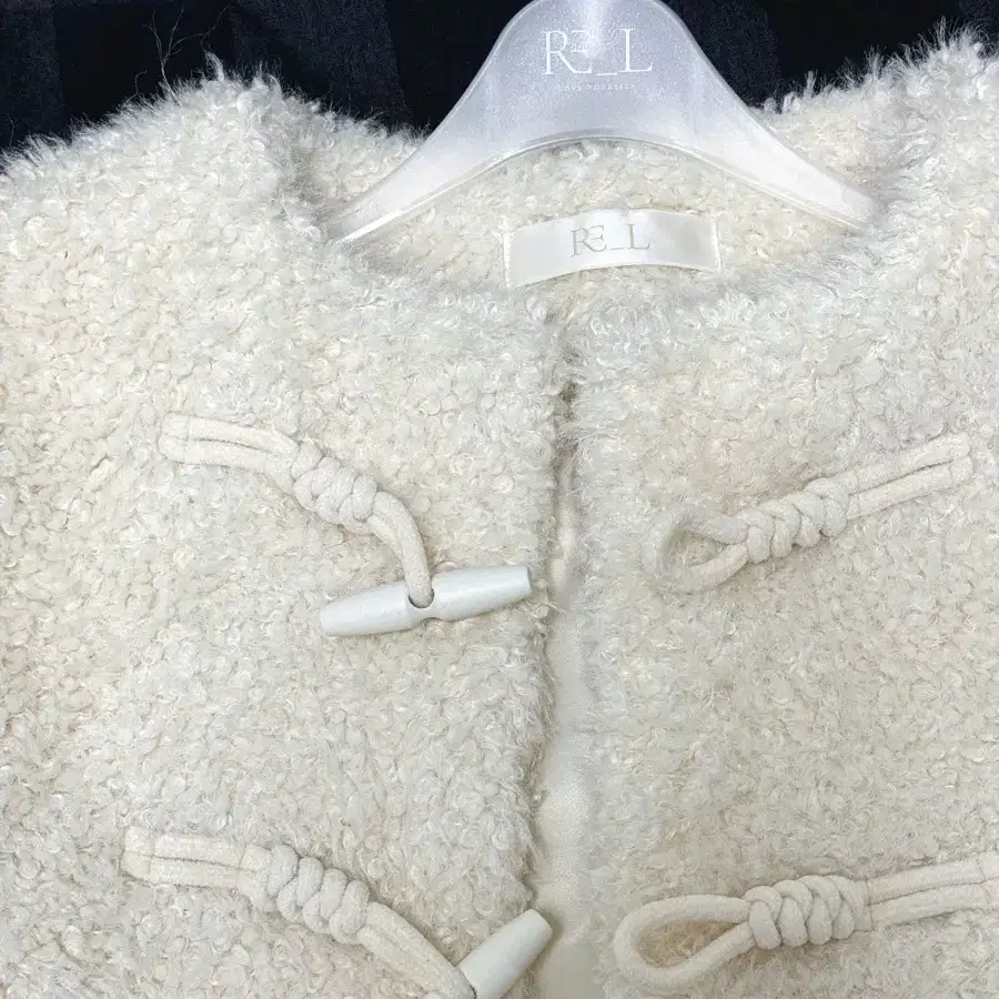 리엘 RE L Floofy fur jacket (cream)