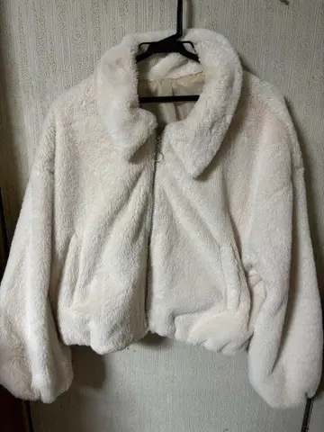 아이보리 모모코코 재킷 숏 기장