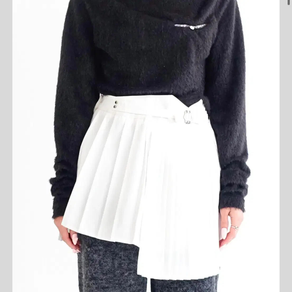 샵페어리 accordion pleats buckle skirt (ivor