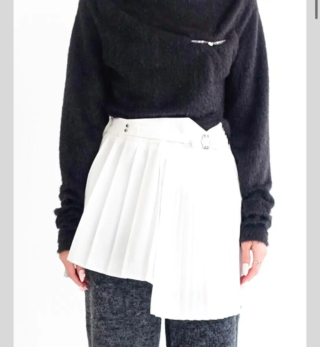 샵페어리 accordion pleats buckle skirt (ivor