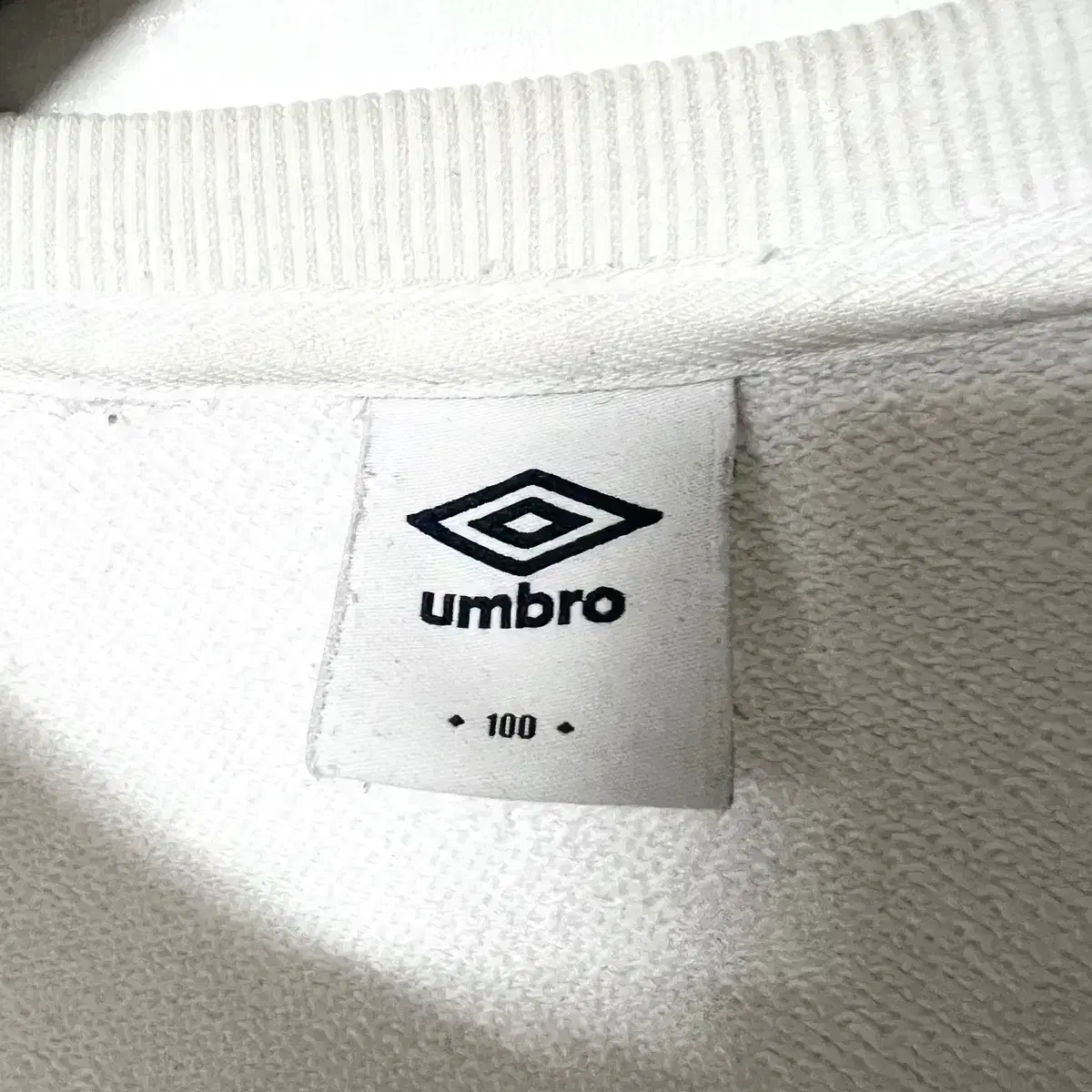 [L,100]엄브로 빅로고 맨투맨 umbro