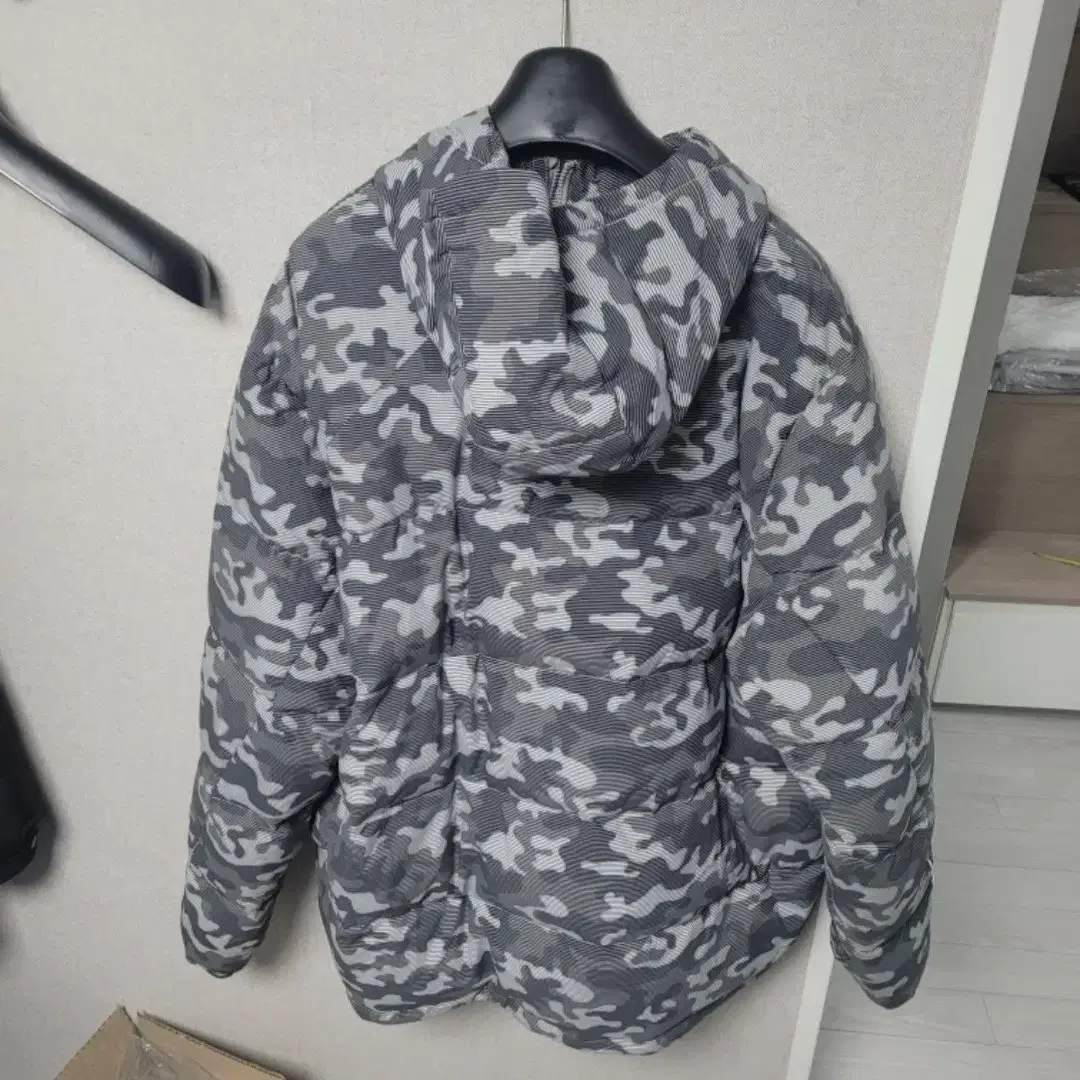 아디다스 카모 패딩 xxl ~ 3xl 110 ~ 115  A급