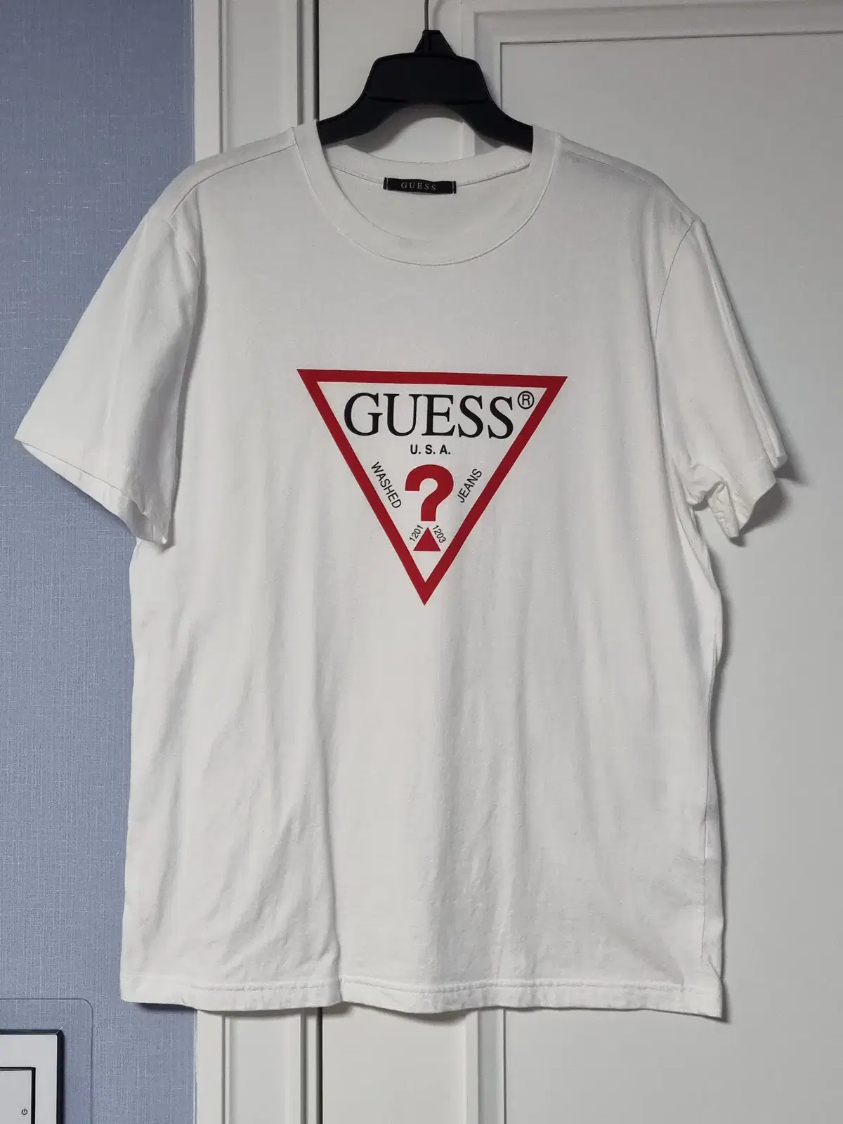 [L 100] GUESS 게스 화이트 반팔 티셔츠