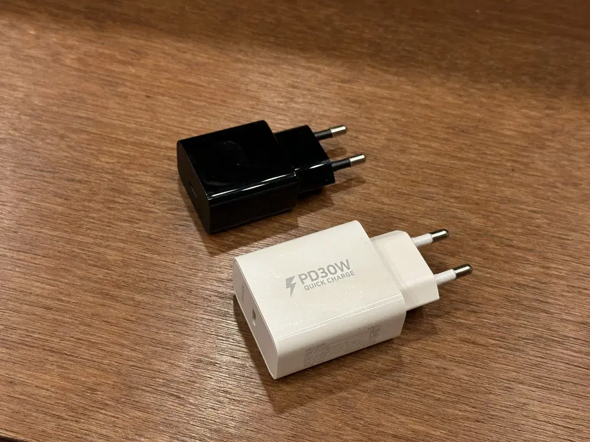 USB-C 타입 충전기 2종