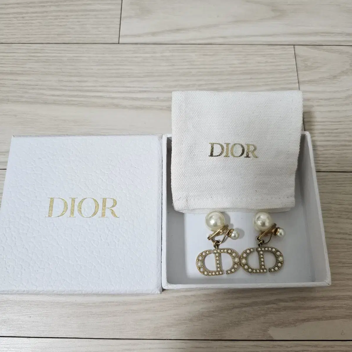 Dior Tribales 클립 귀걸이