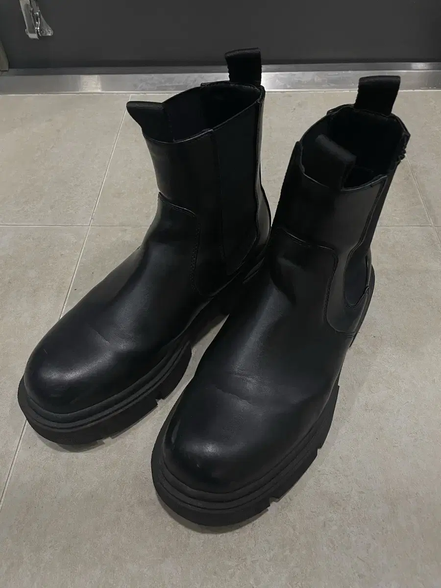 자라 Chunky chelsea boots 첼시부츠