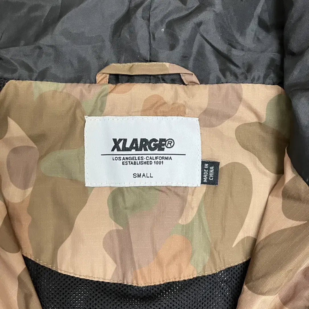 엑스라지 XLARGE 카모 윈드브레이커 바람막이 자켓