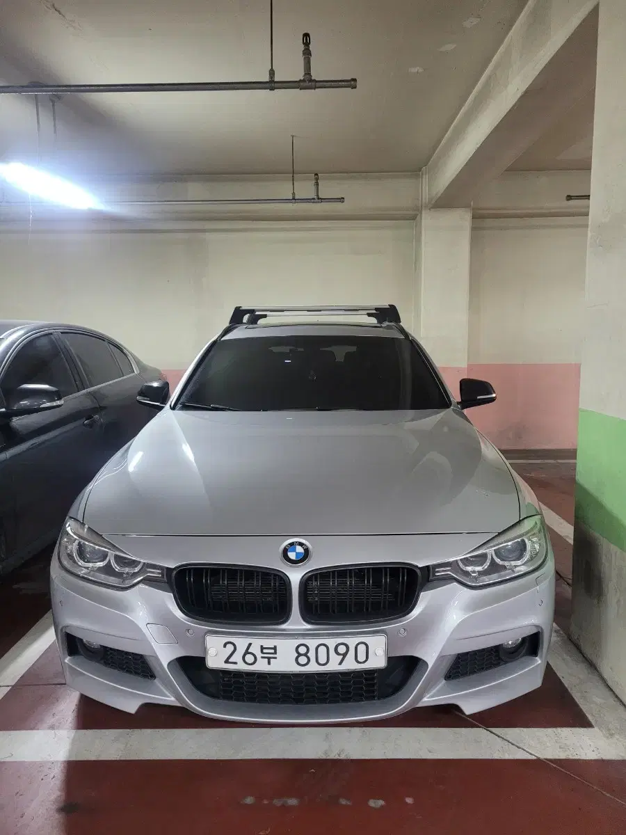 2013년식 F30 320d 투어링 판매합니다.