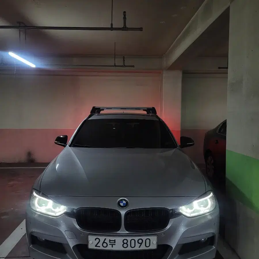 2013년식 F30 320d 투어링 판매합니다.