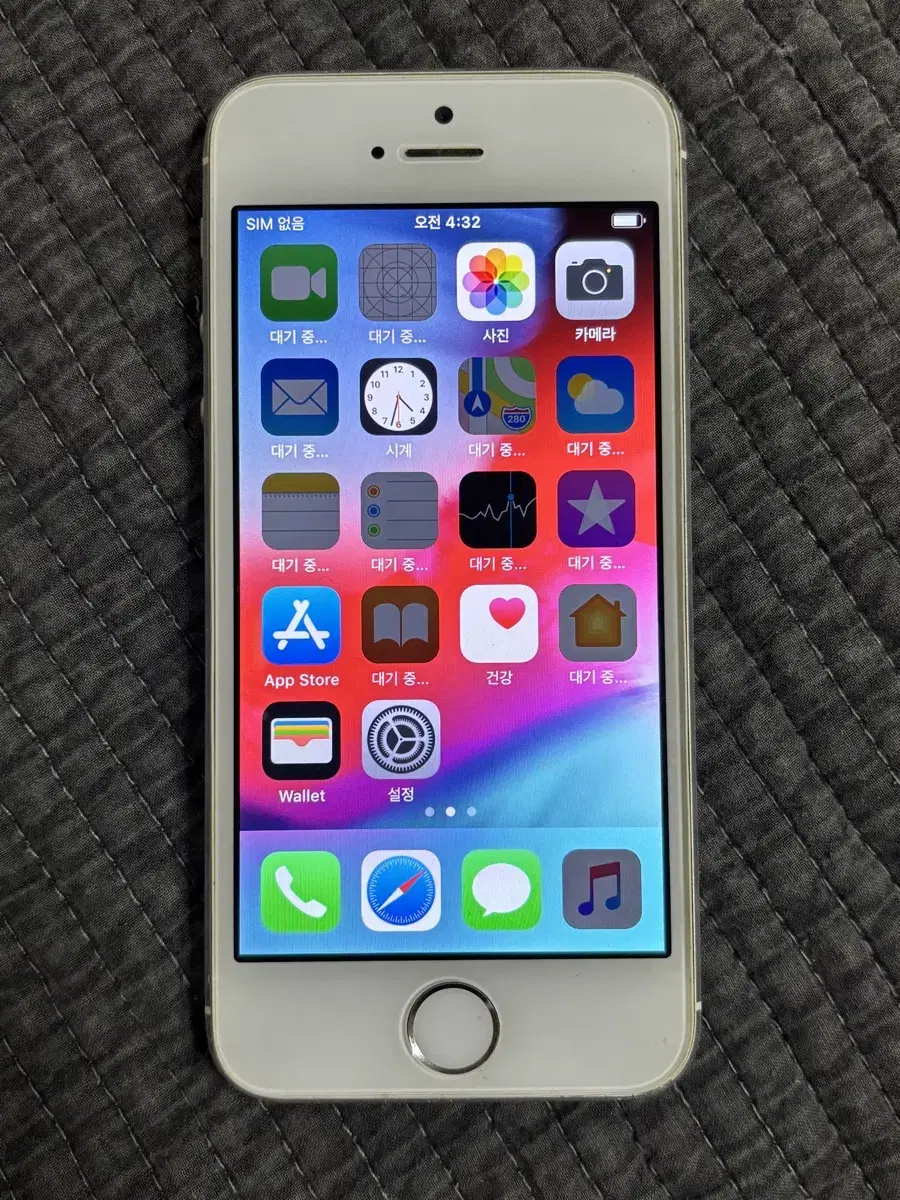 iPhone5s 16GB Silver  50097