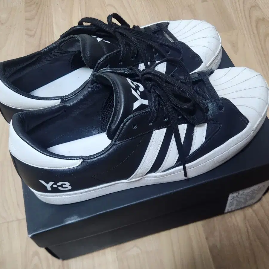 요지스타 블랙 화이트 Y-3 280