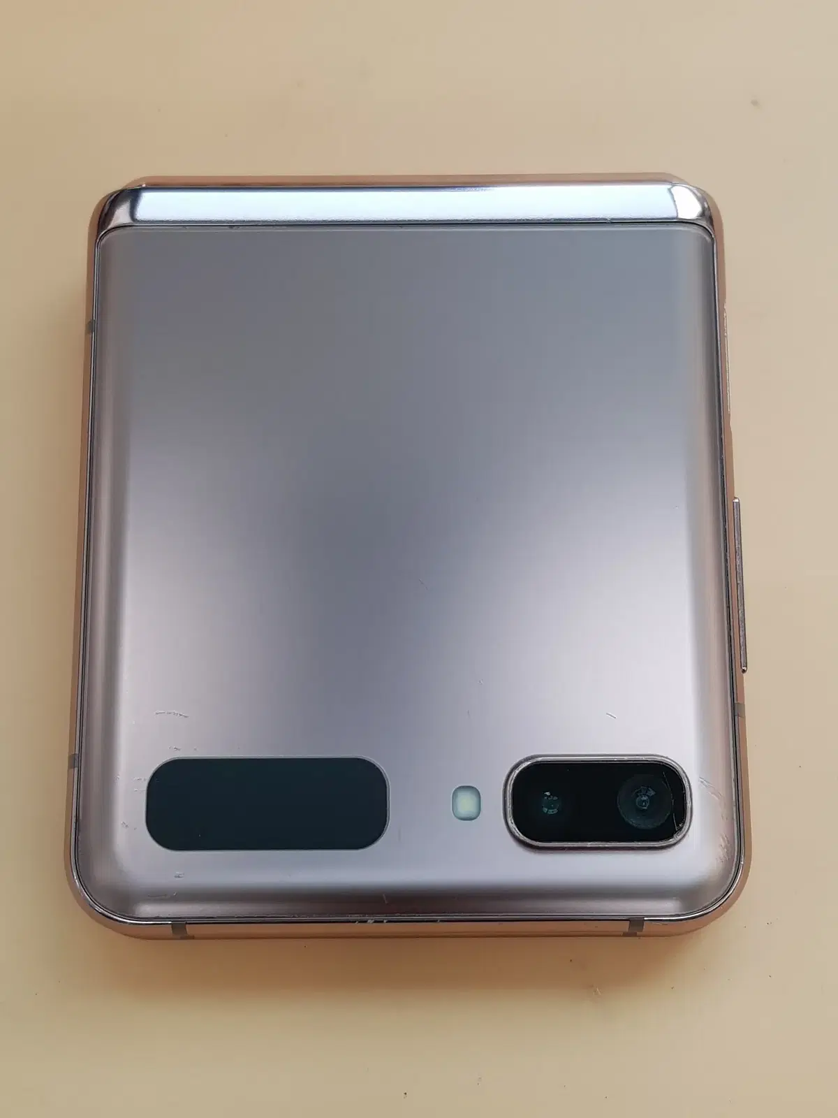 I'm selling my Galaxy JetFlip 2nd Gen 256G Bronze (F707) with no residuals.