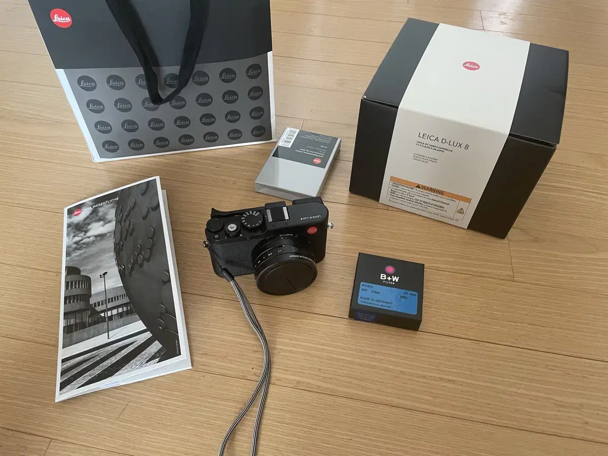 Leica D-LUX8 Genuine Autocap Modified Filter 512GB SD Card and more