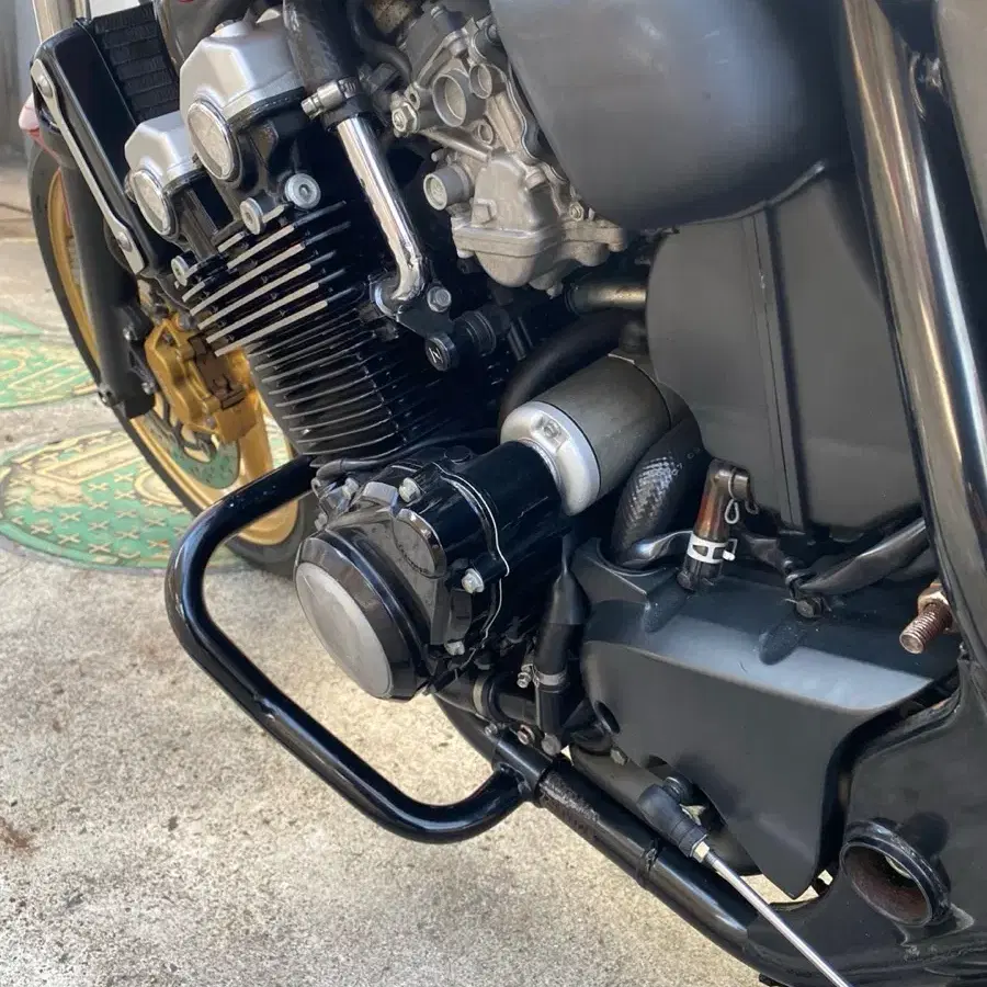 CB400