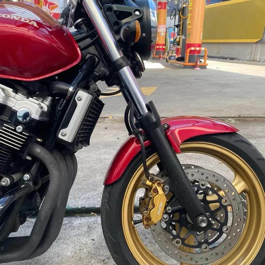 CB400