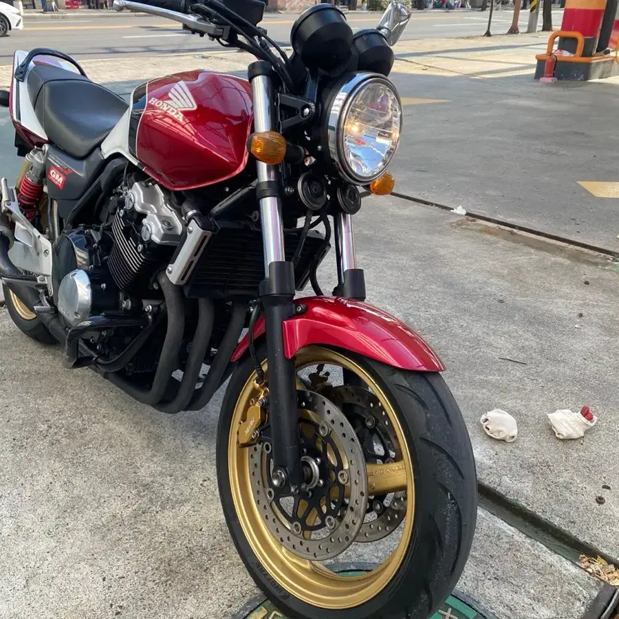 CB400