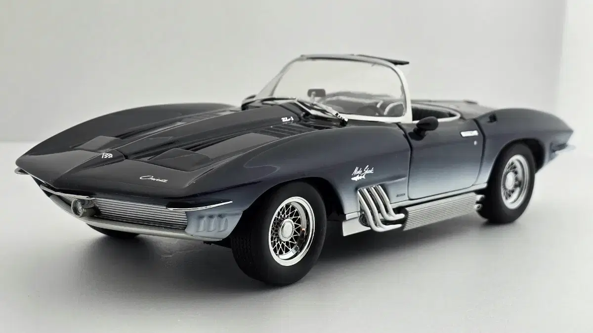 1:18 UT 쉐보레 콜벳 mako shark 1961