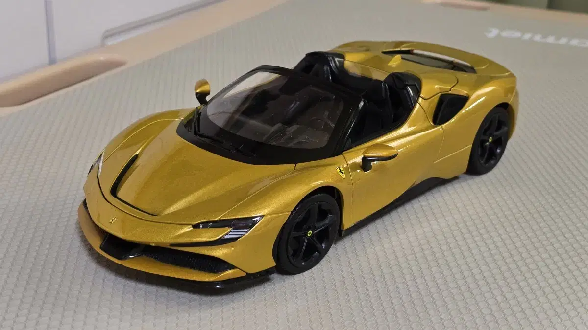 1:18 bburago 페라리 SF90 spider