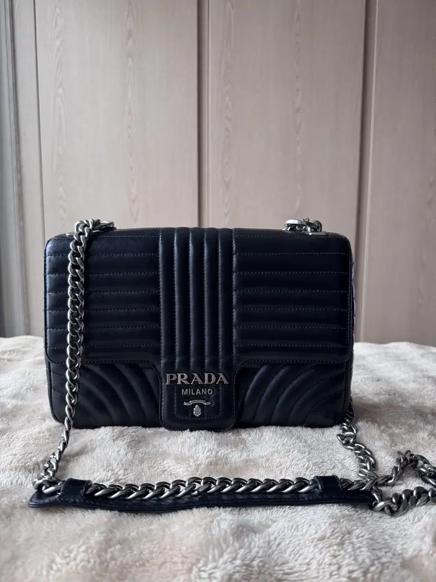 Prada Diagram Shoulder Bag (store price 3.97 million won)