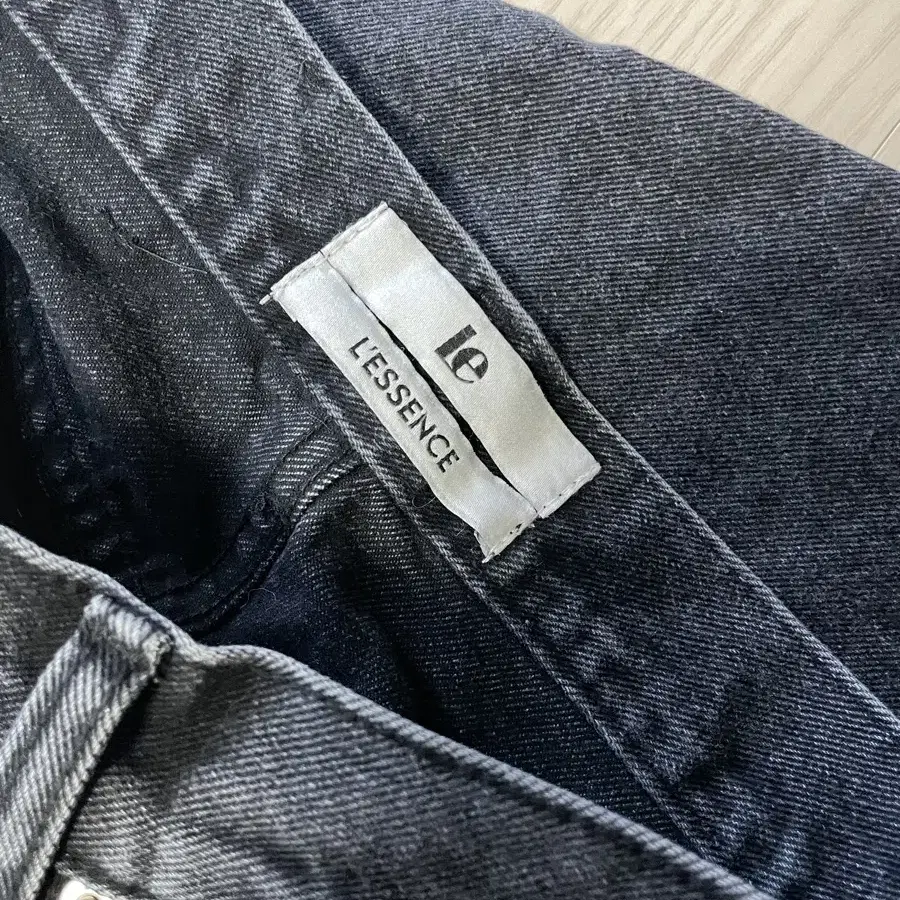 르(le) regular-fit black denim pants