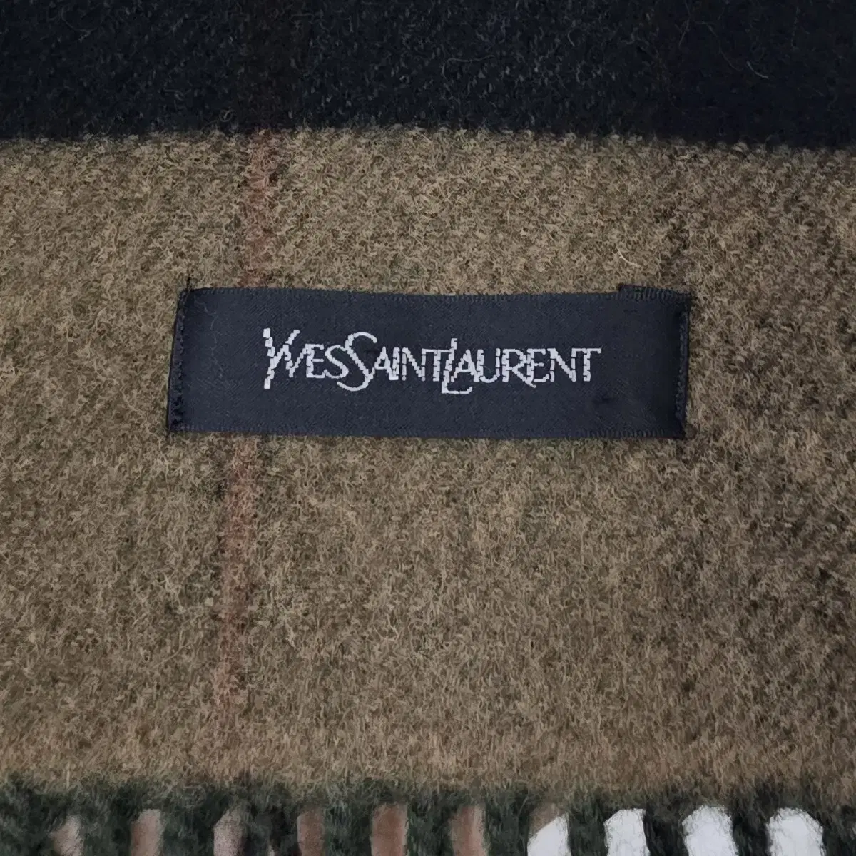 입생로랑 YvesSaintLaurent 머플러 목도리