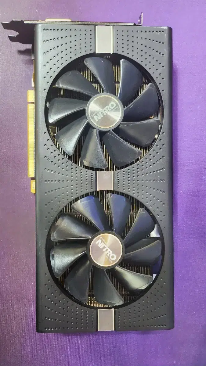 사파이어 니트로 RX580 8gb 팝니다