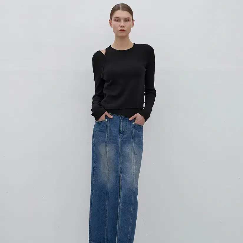 아틀리에 나인 UNBALANCED CUTOUT SLIM KNIT