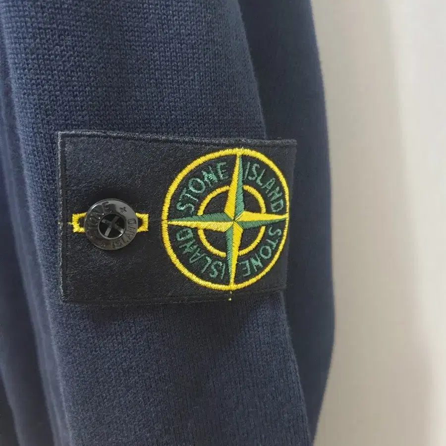 Stone Island 스톤아일랜드 블랙 라운드넥 면니트 100 103