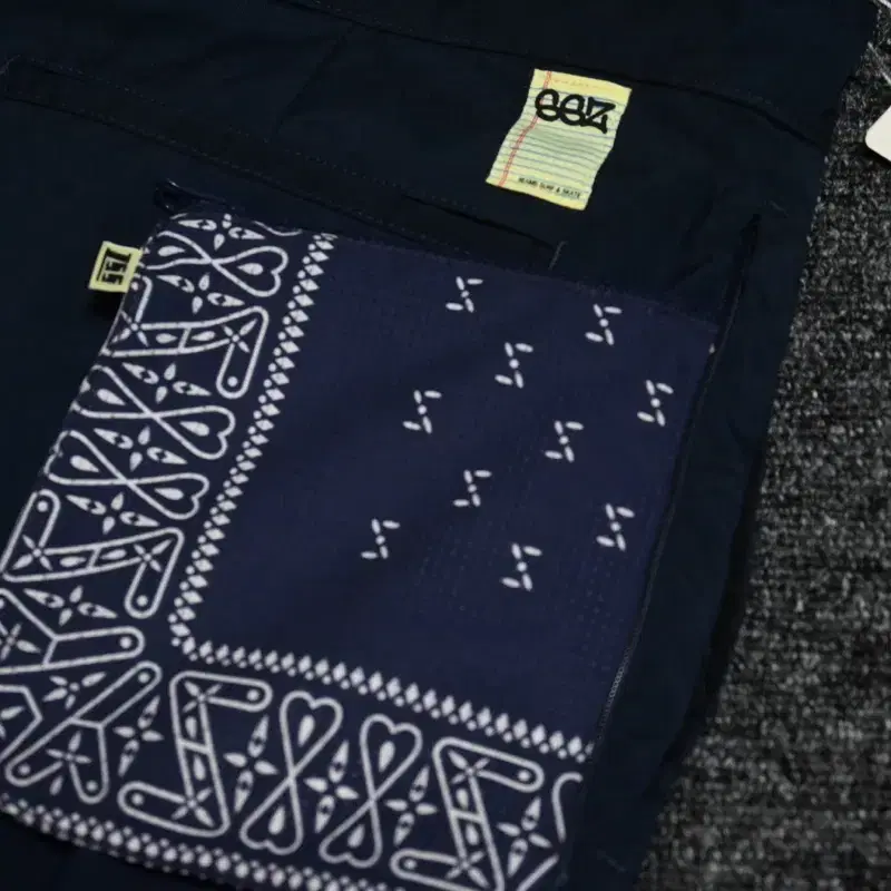 (XLARGE) 빔즈 SSZ SHAKA no1874 PANTS NAVY