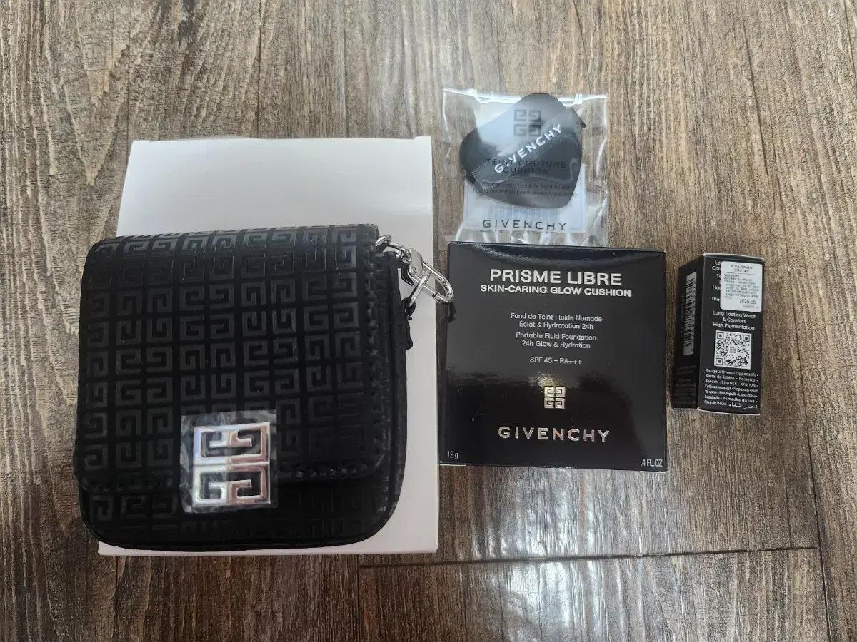 Givenchy Prism Libre Skin Care Glow Cushion C105