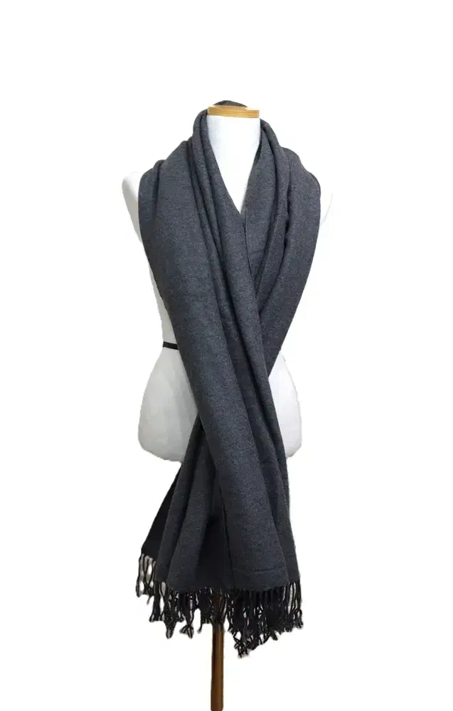 W520 Wool Shoulder and Neck Scarf / Width 64cm / Length 200cm / Should I buy it?