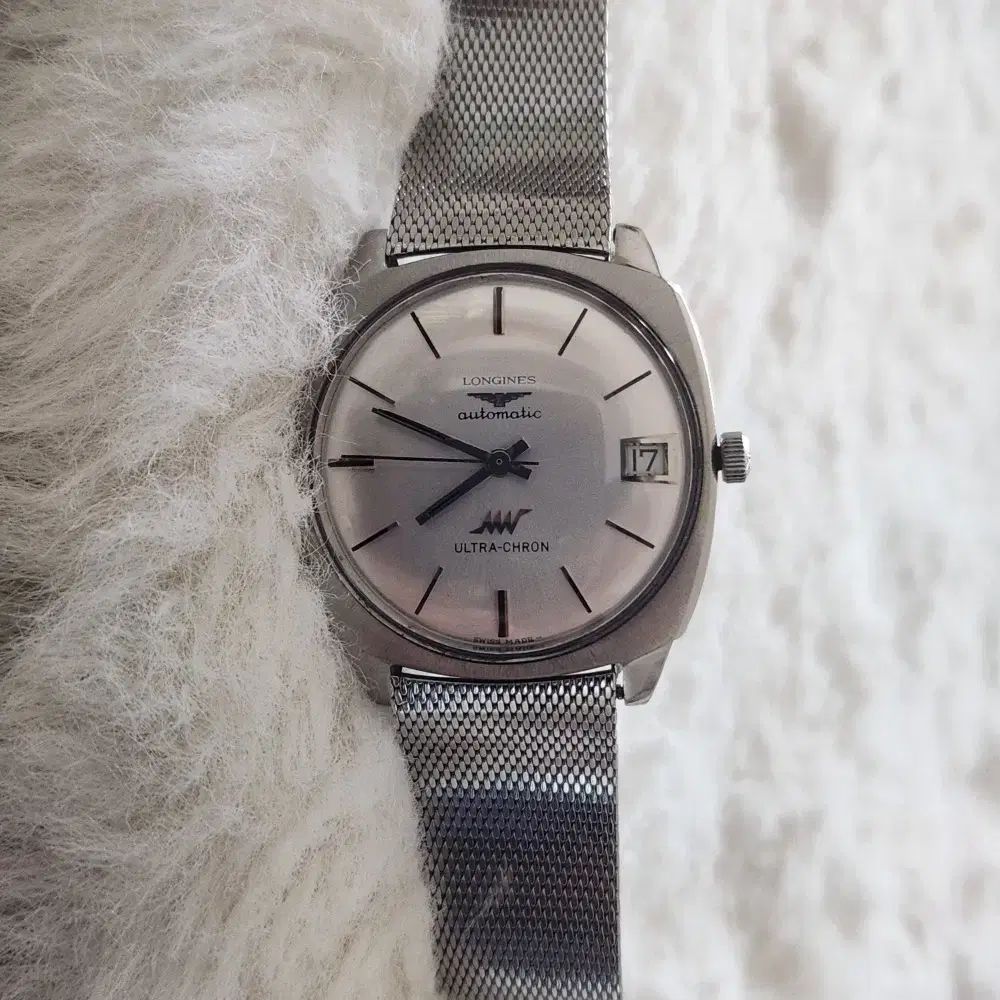 # 212 ) LONGINES  ULTRA - CHRON