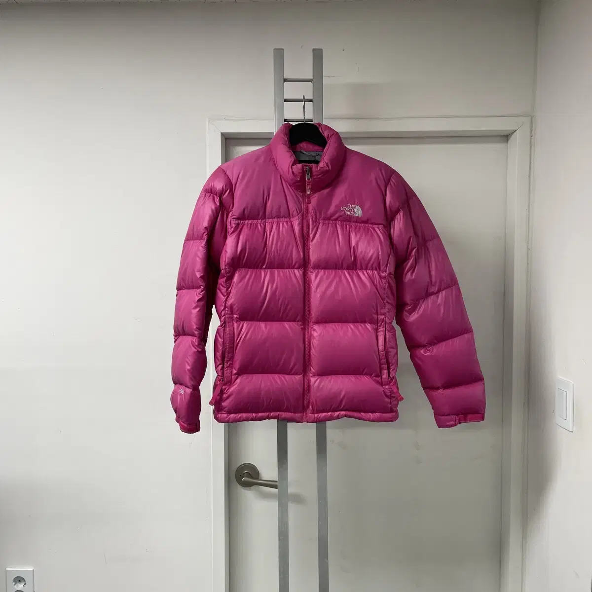 The North Face 700 90(W) Pink Puffer Jacket