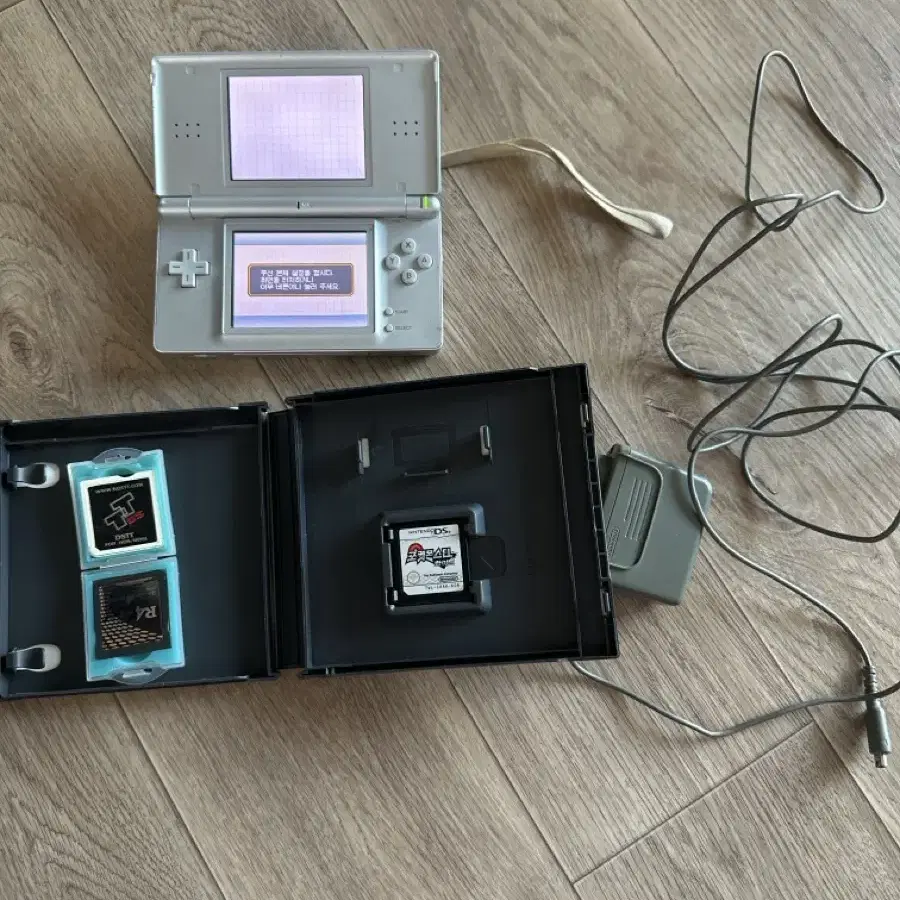 닌텐도 DS Lite + tts칩, 화이트 칩