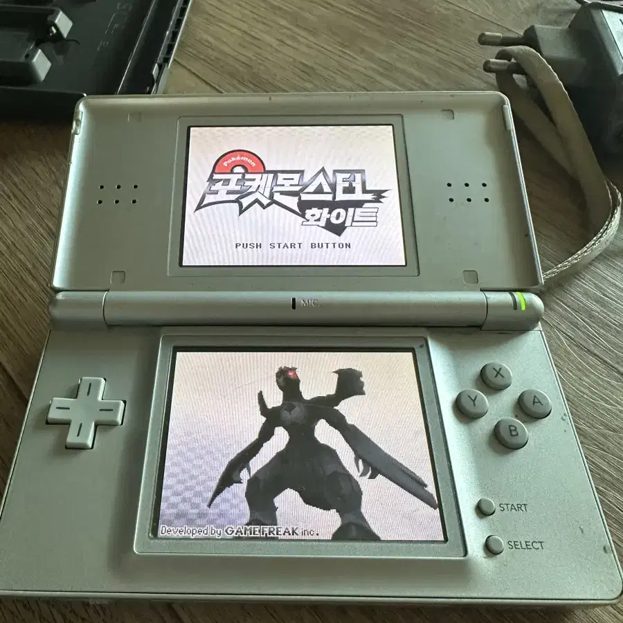 닌텐도 DS Lite + tts칩, 화이트 칩