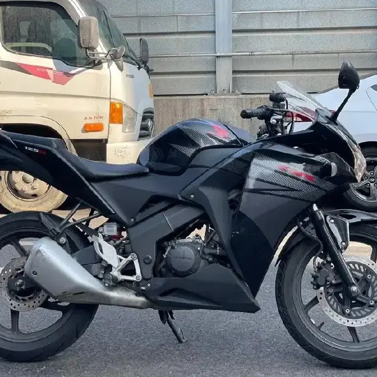 cbr125 17년식 1만키로