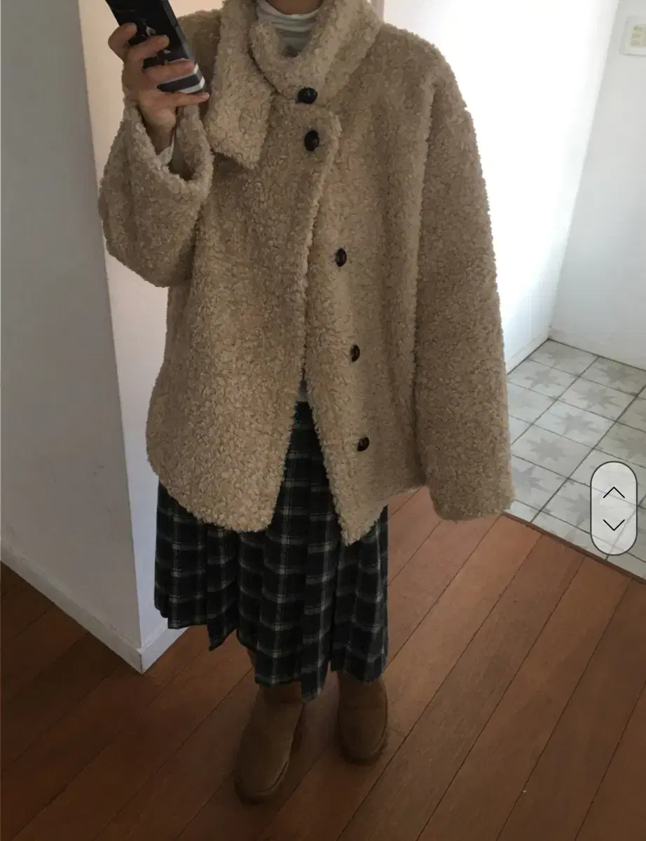 Boucle half coat beige