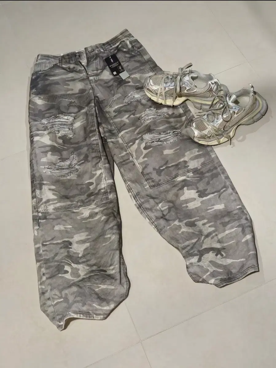 (L) DNSR Dirty Carpenter Camo Pants