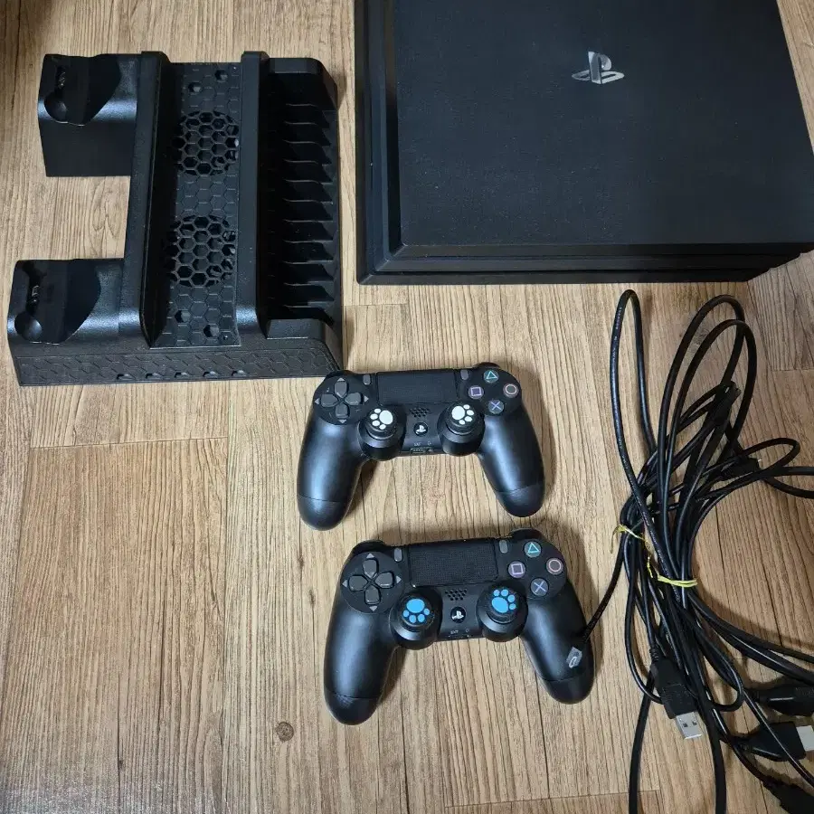 PS4 PRO 1TB 모델 싸게 판매합니다