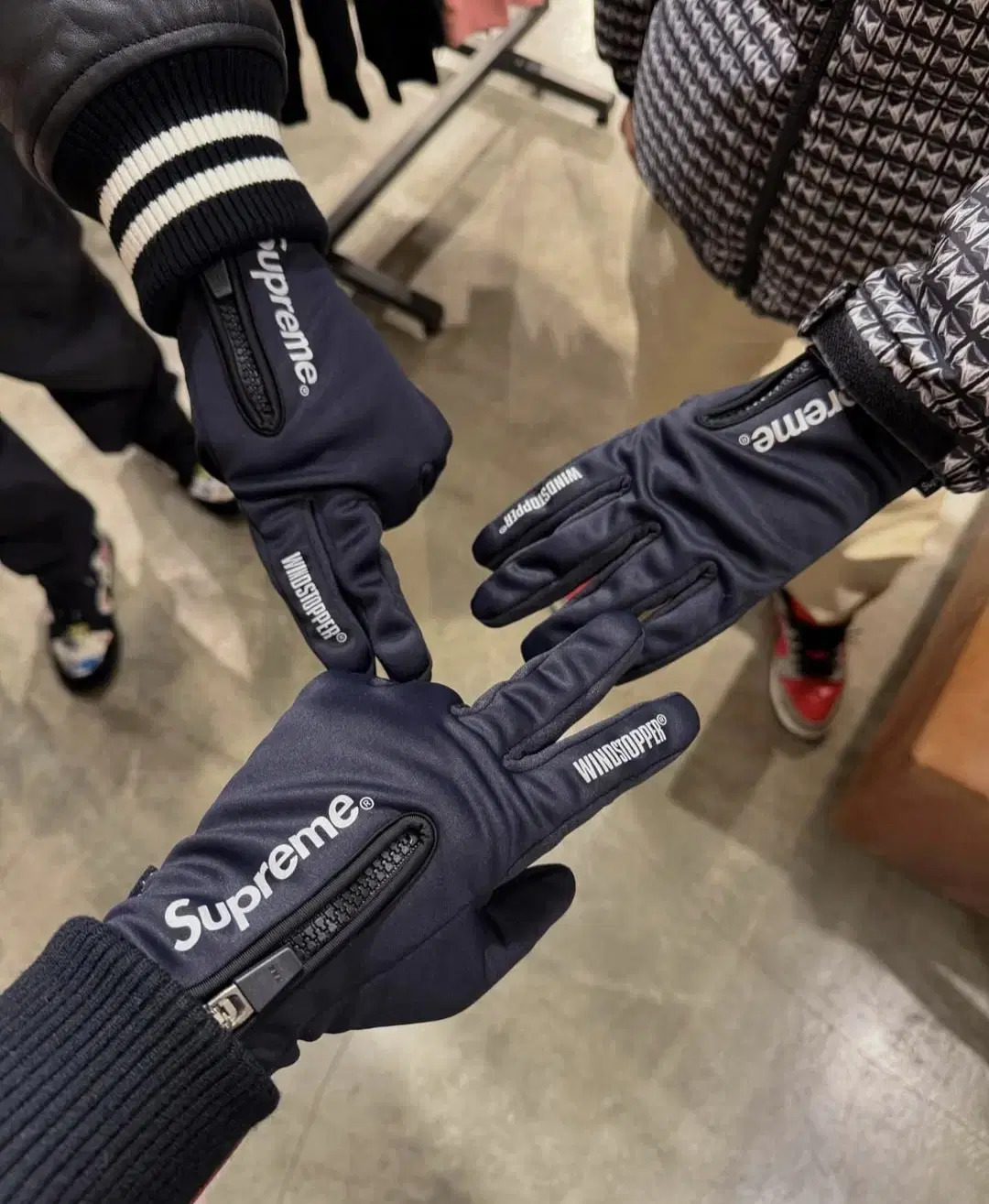 Supreme Windstopper Glove Black