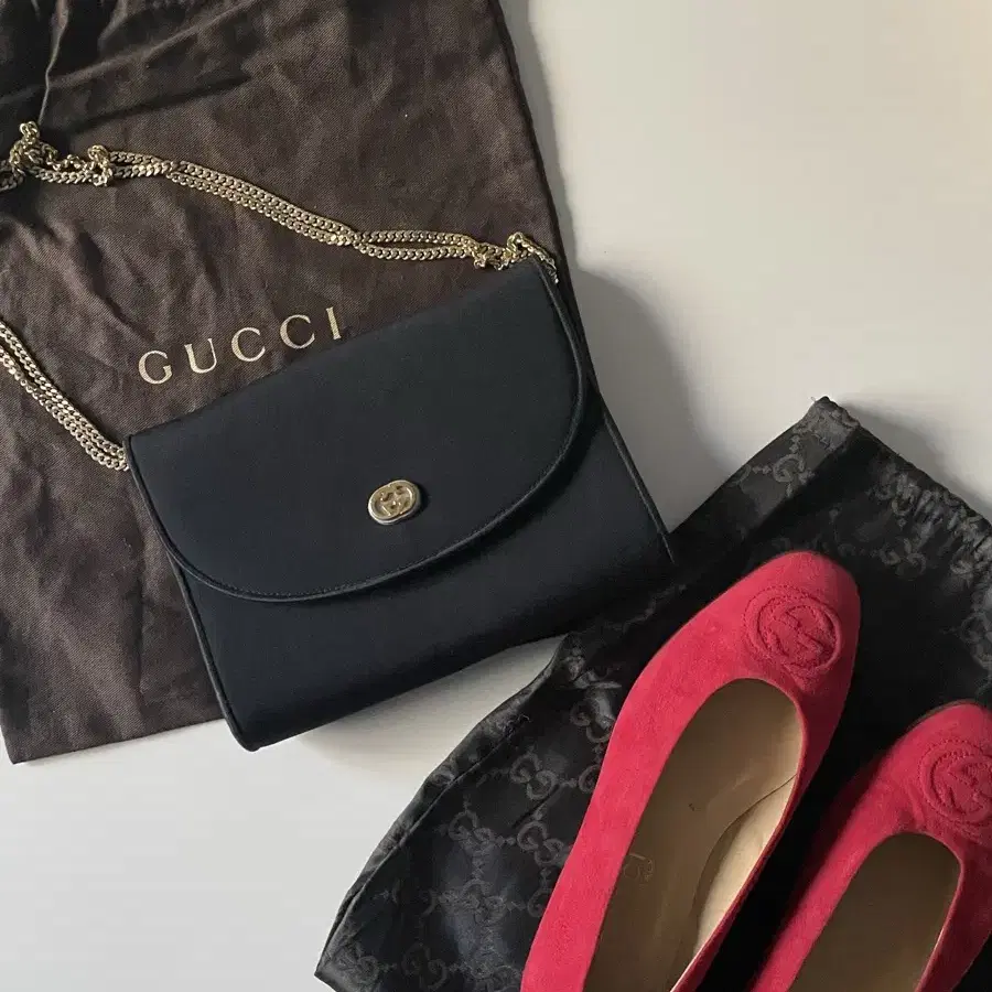 GUCCI 빈티지 구찌 스웨이드 플랫 슈즈 레드