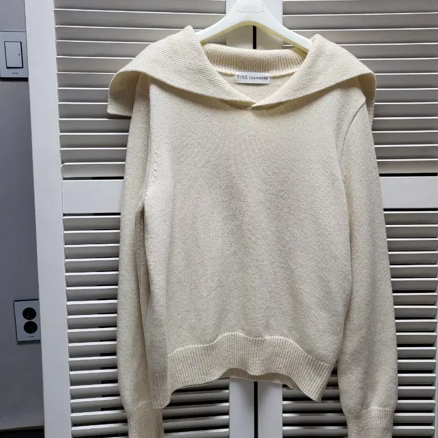 FINE CASHMERE  울혼방 카라넥니트