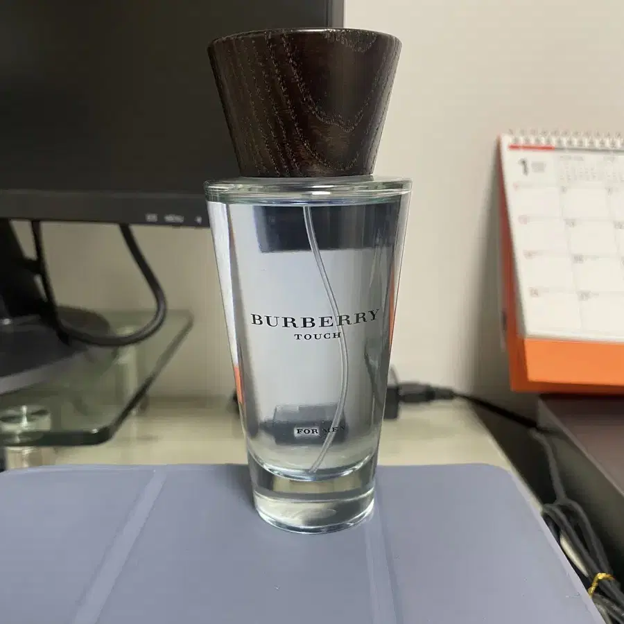 버버리 향수 100ml 판매합니다.