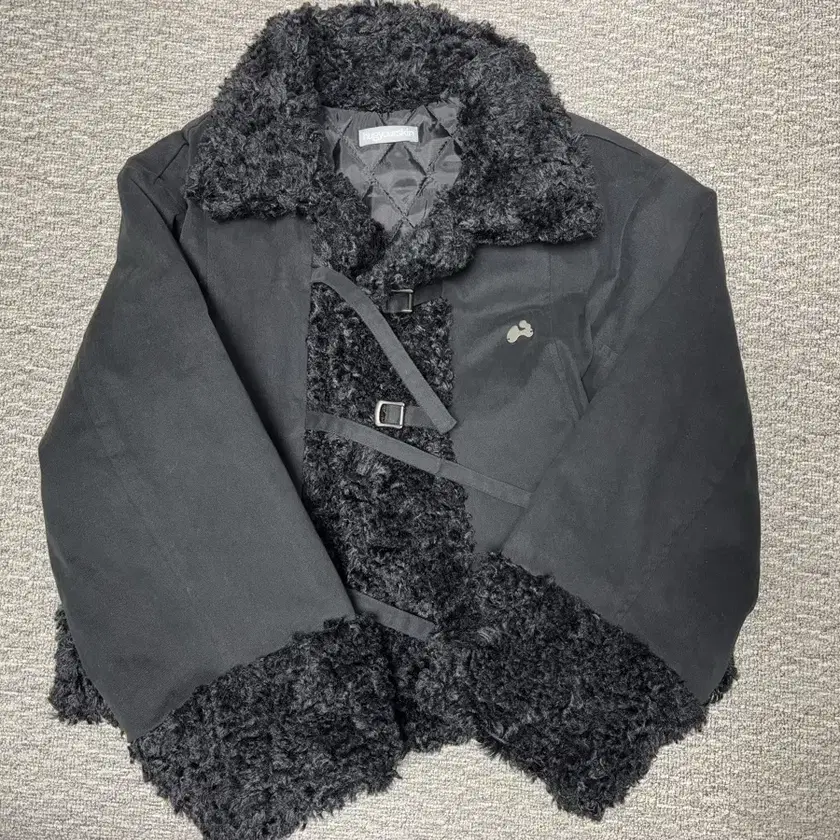 [hug your skin] Shearing fur jacket ☆送料込☆ hug your skin】24fw Shearing fur jacket