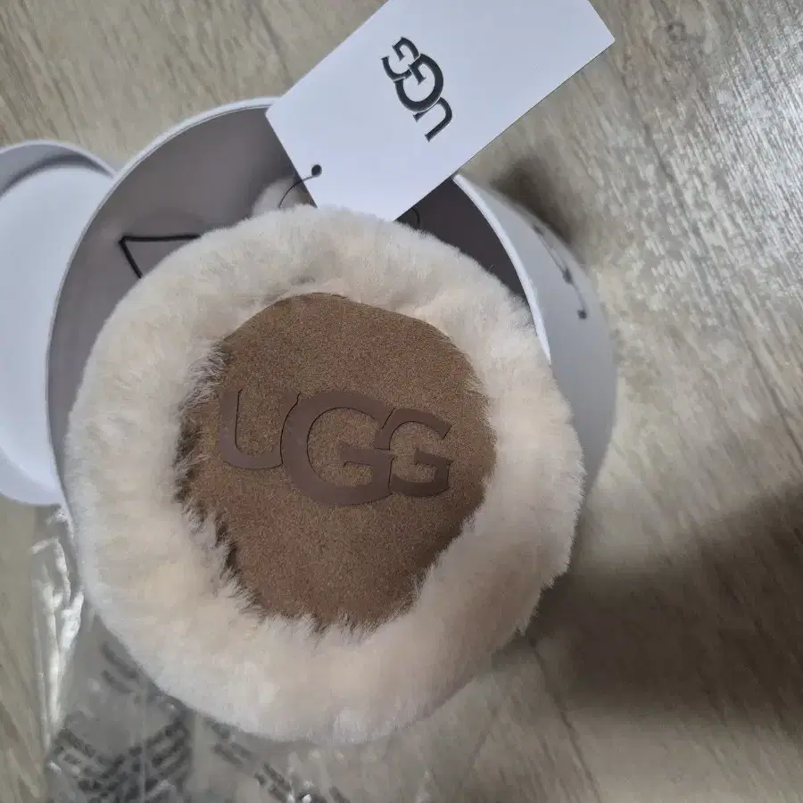 ugg 이어머프 체스트넛