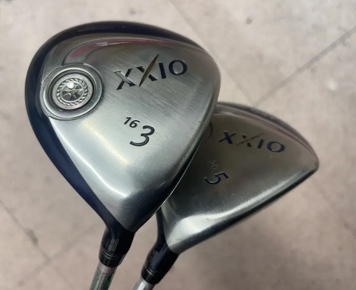 I am selling a genuine jexio9 women's 3 wood set of 5 woods in L strength.