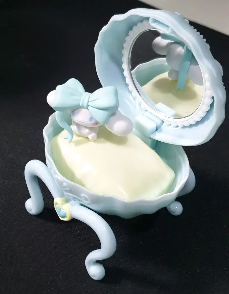 Sanrio Gacha Shell Dresser 4 Cinnamoroll